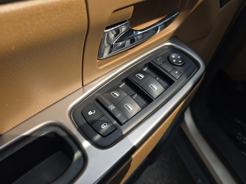 Used 2011 Light Sandstone Metallic Jeep Limited image 9