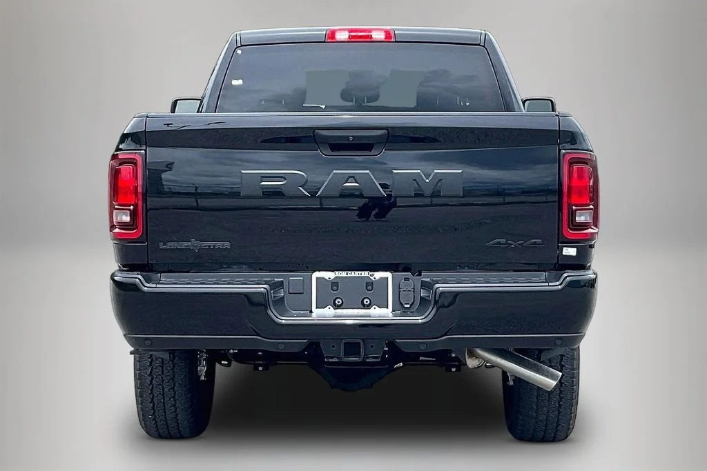 New 2026 Diamond Black Crystal Pearl-Coat Exterior Paint RAM Big Horn image 3