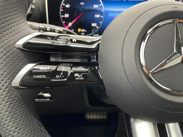 New 2027 White Mercedes-Benz GLC 300 image 24