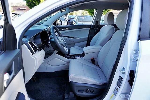 Used 2019 White Hyundai Value image 13