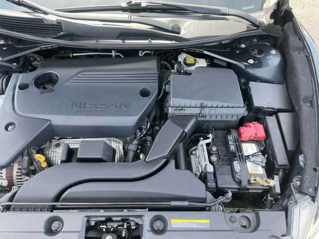 Used 2017 Super Black Clearcoat Nissan 2.5 SV image 36