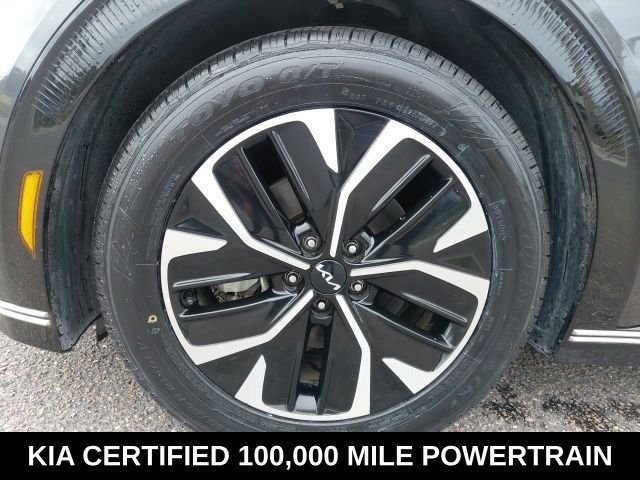 Used 2023 Gray Kia Wind AWD image 10