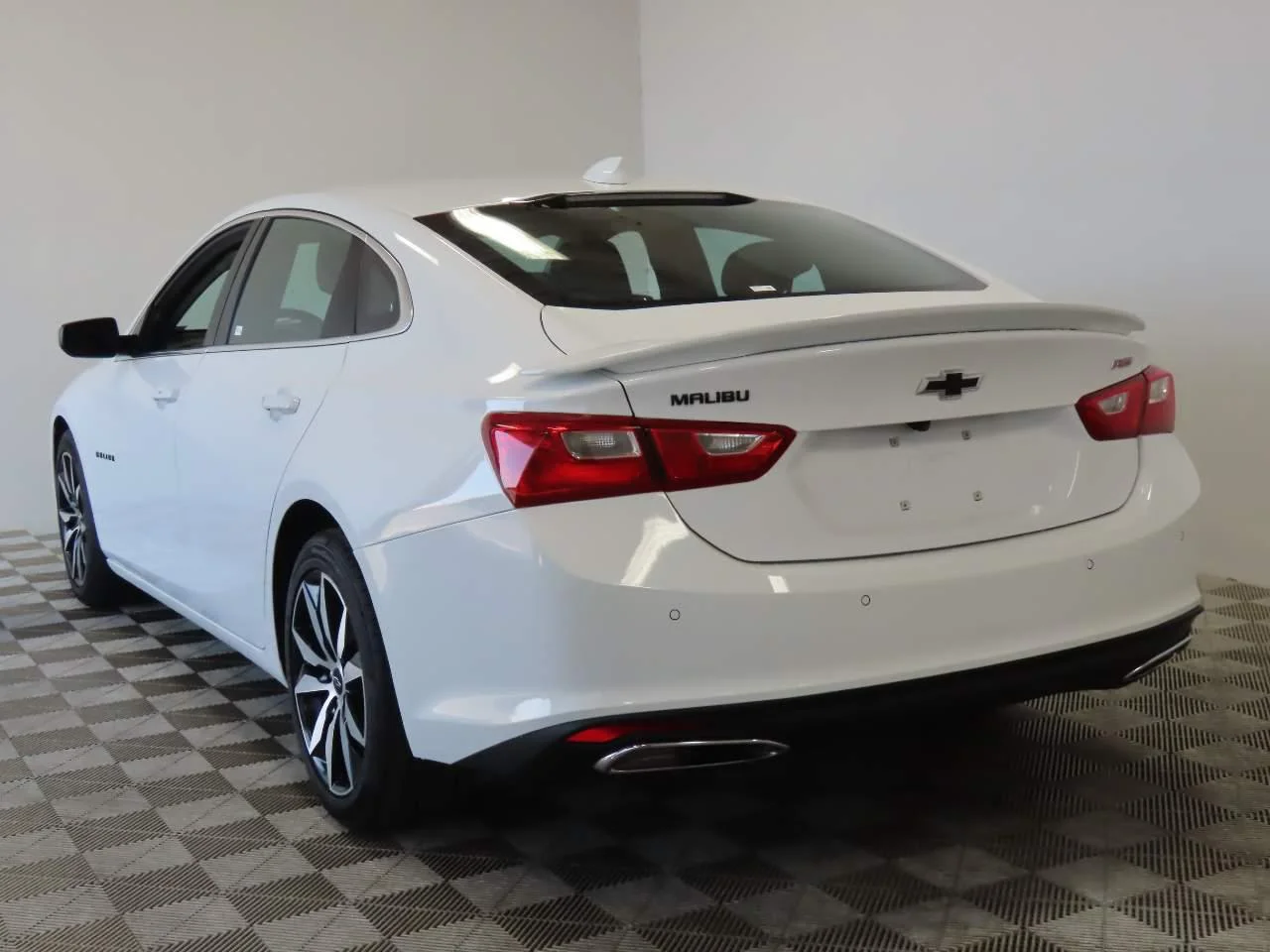 Certified Used 2025 Summit White Chevrolet RS image 3