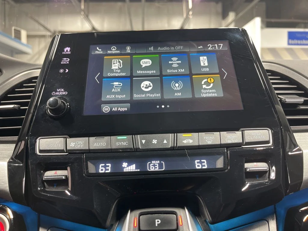 Used 2022 Modern Steel Metallic Honda Touring image 20