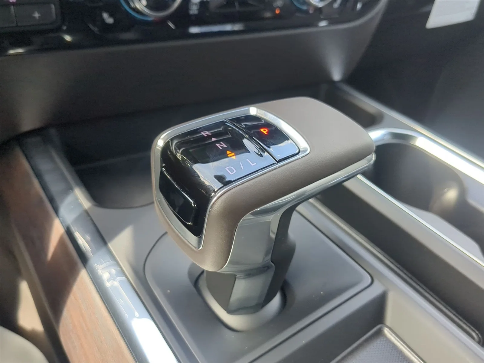 New 2026 Glacier White Tricoat GMC SLT image 40