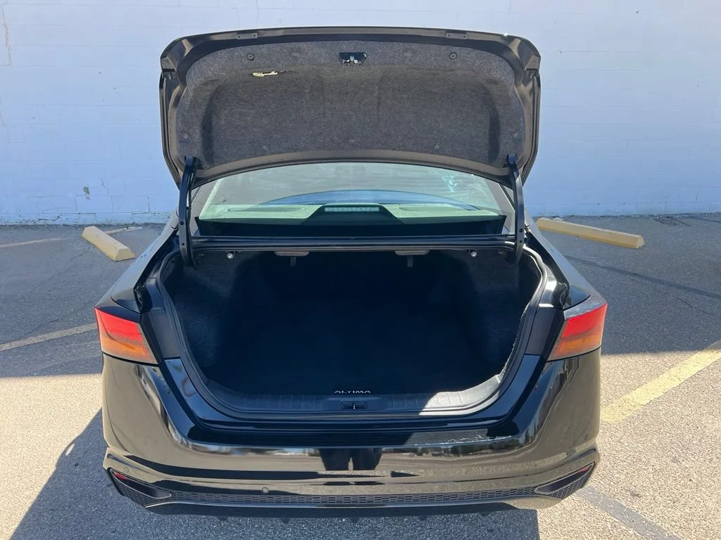2025 Nissan Altima SV - Photo 6