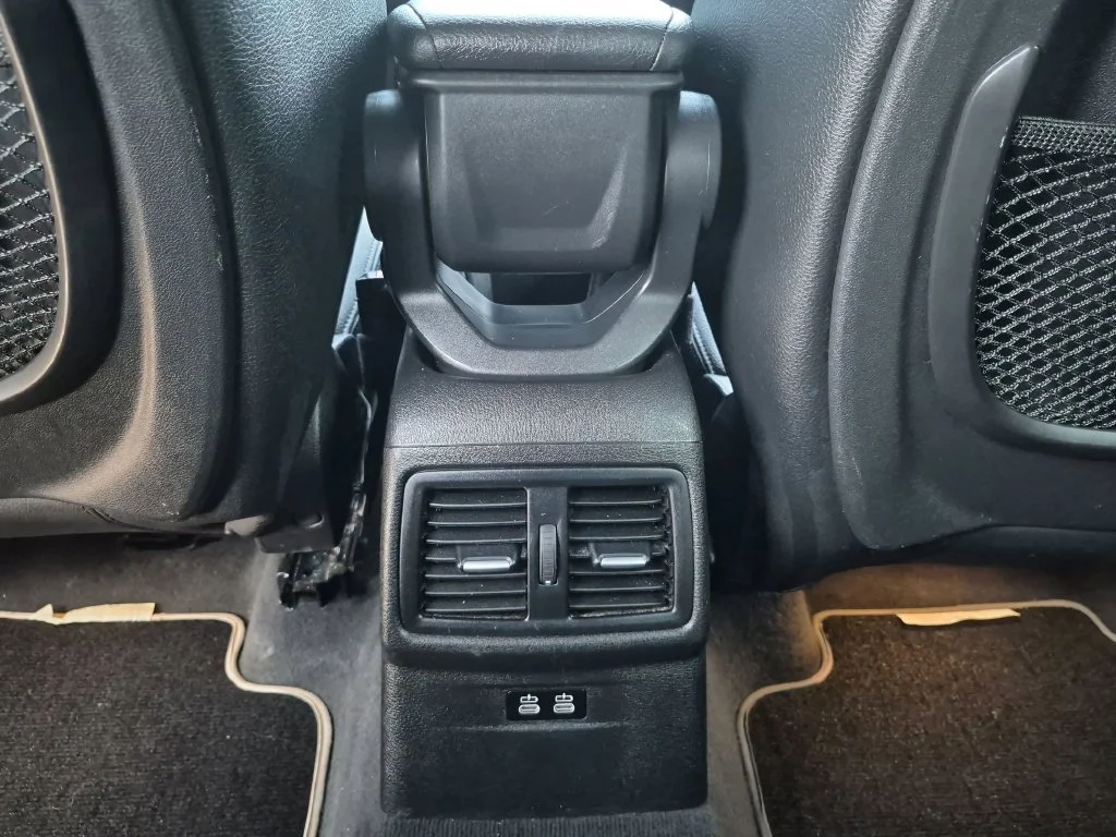 Used 2018 Black BMW sDrive28i image 36