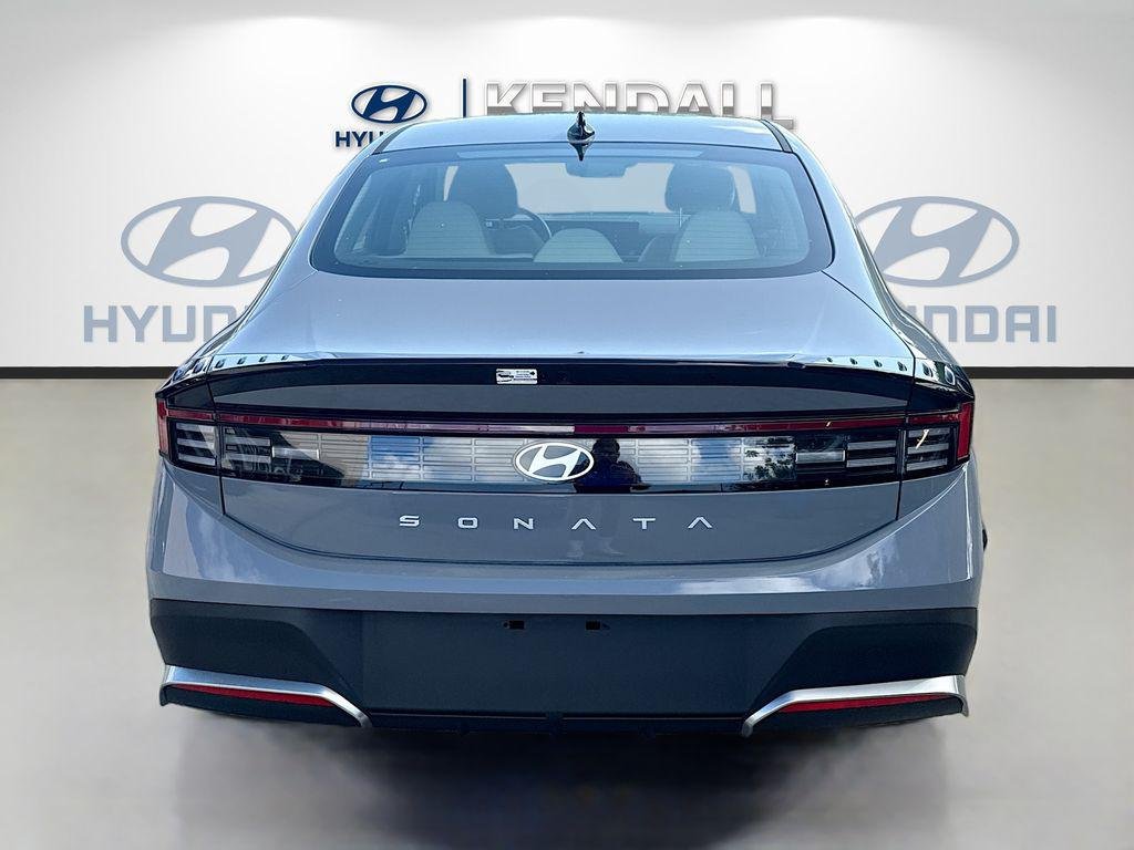 New 2026 Transmission Blue Hyundai SE image 5