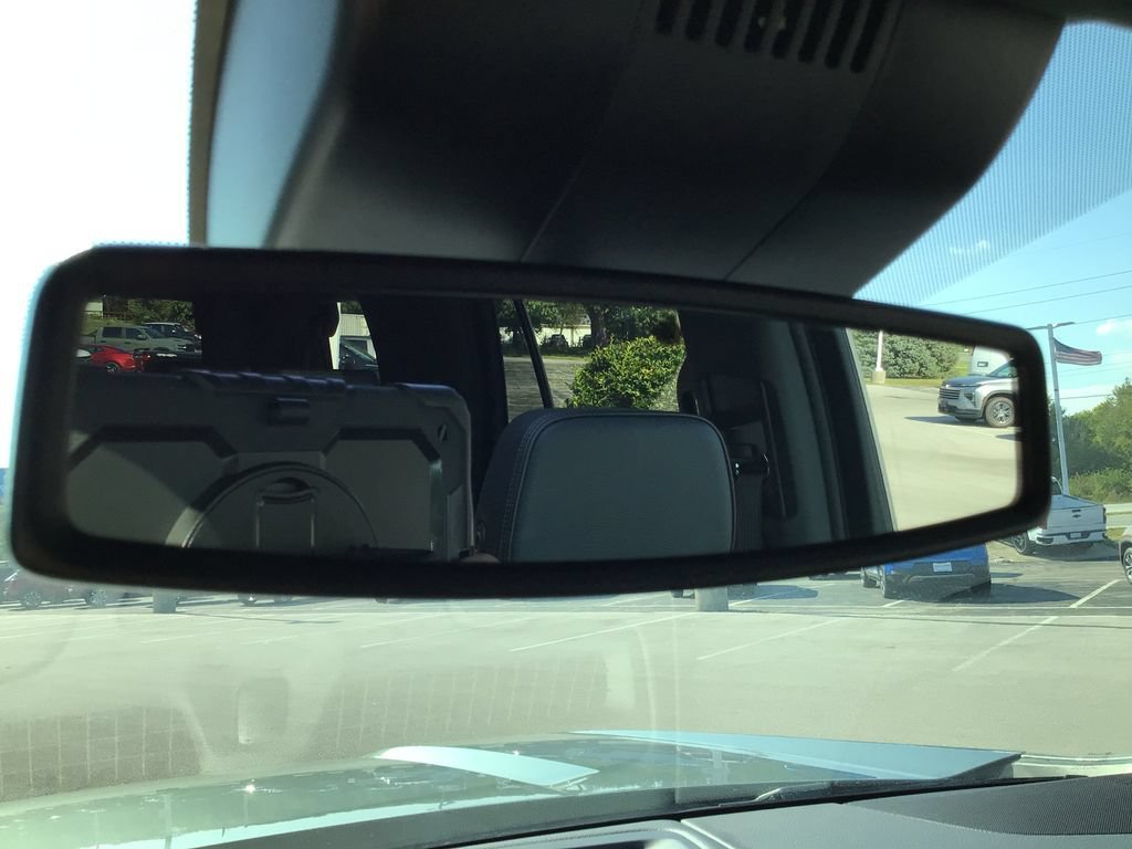 2024 GMC Yukon Denali - Photo 29