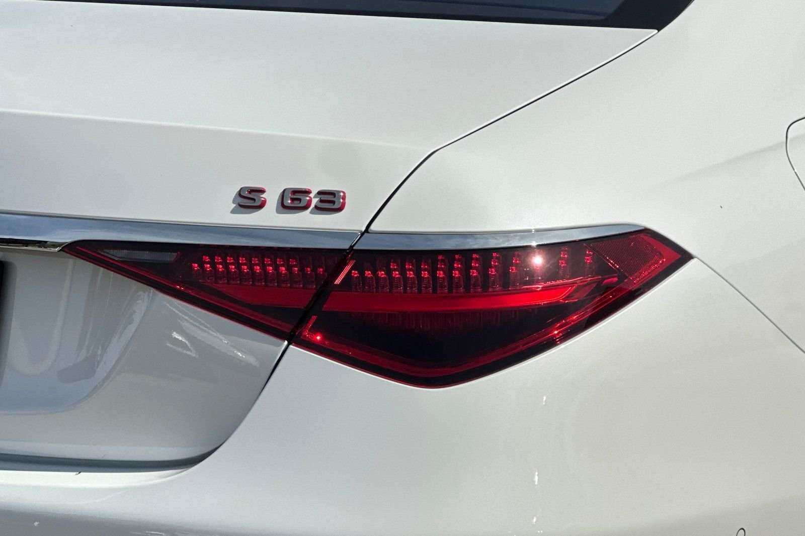 New 2026 MANUFAKTUR Moonlight White Metallic Mercedes-Benz S 63 E AMG® image 14