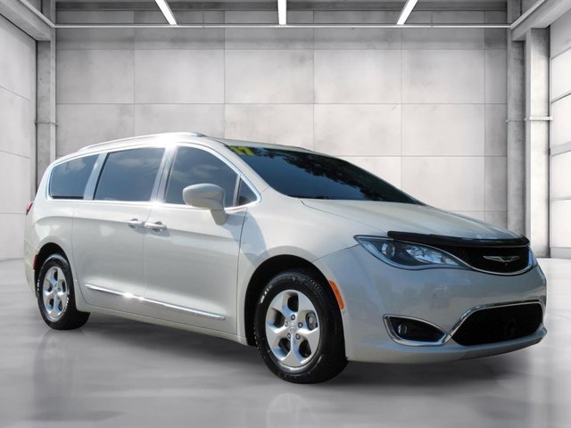 2017 Chrysler Pacifica Touring L Plus