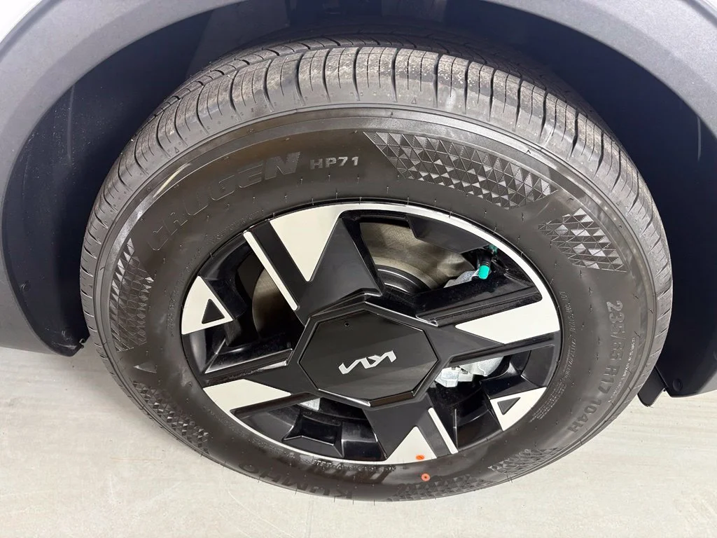 New 2027 Glacial White Pearl Kia LX image 10
