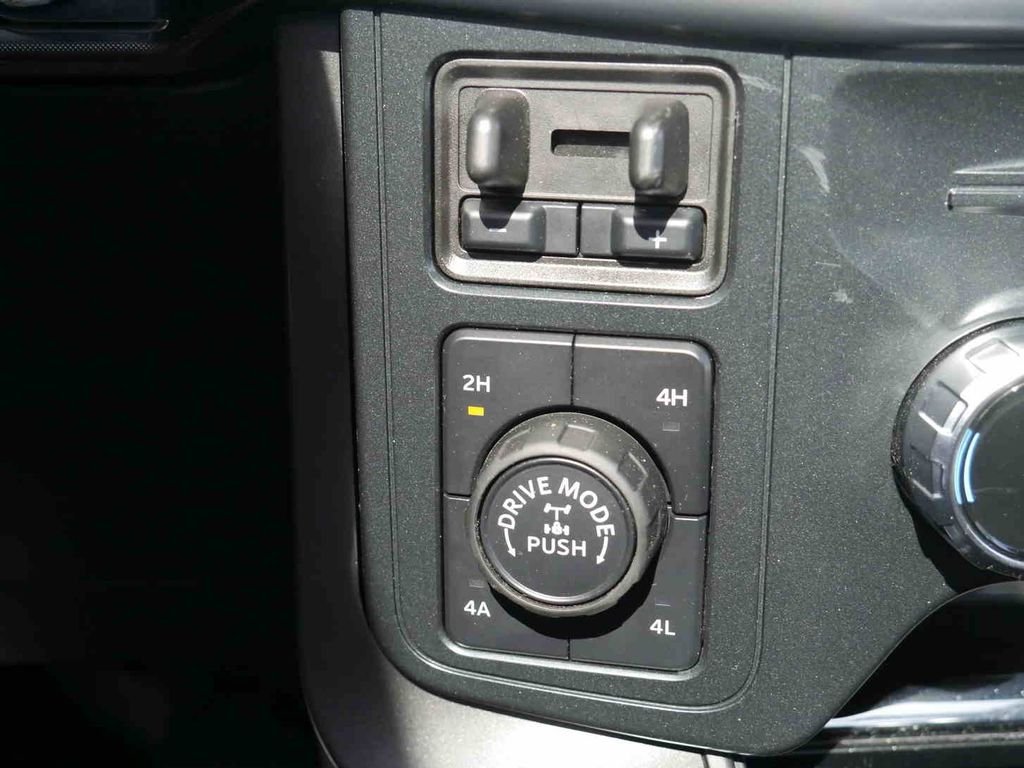 Used 2025 Silver Ford Tremor image 36