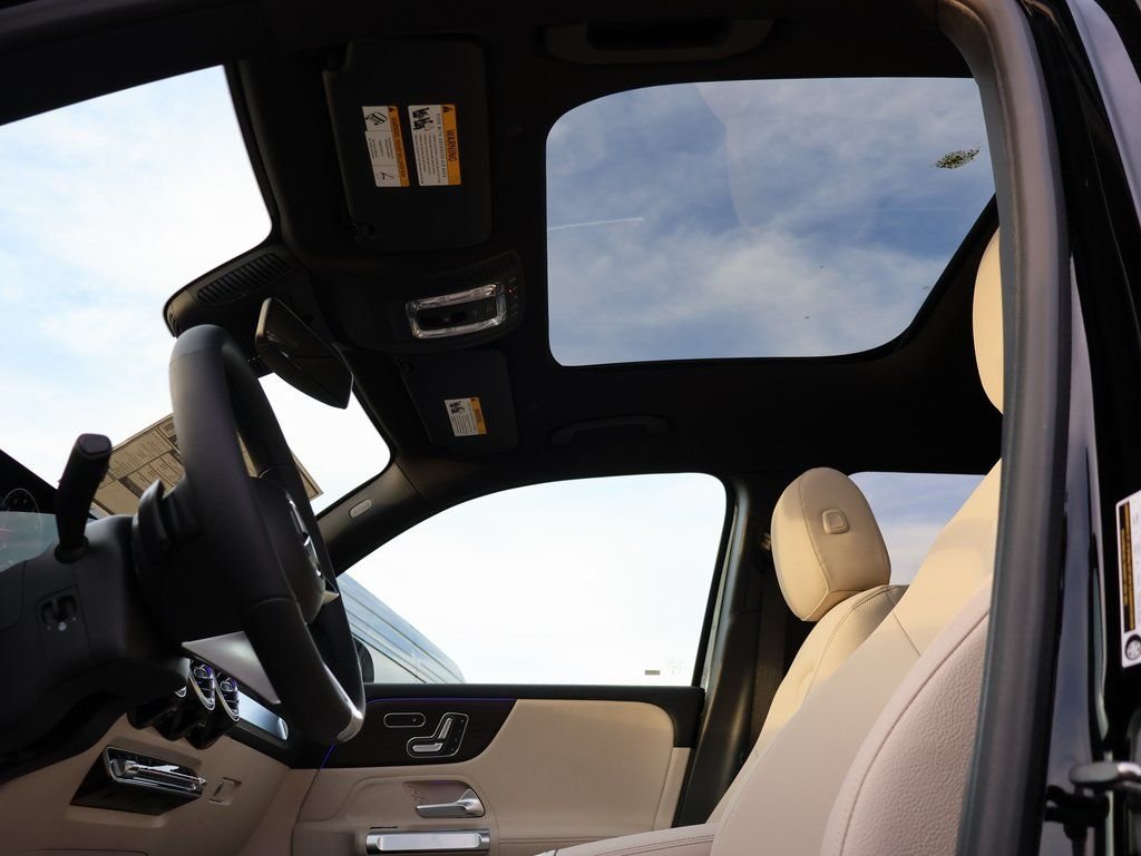 New 2026 Night Black Mercedes-Benz GLB 250 image 39