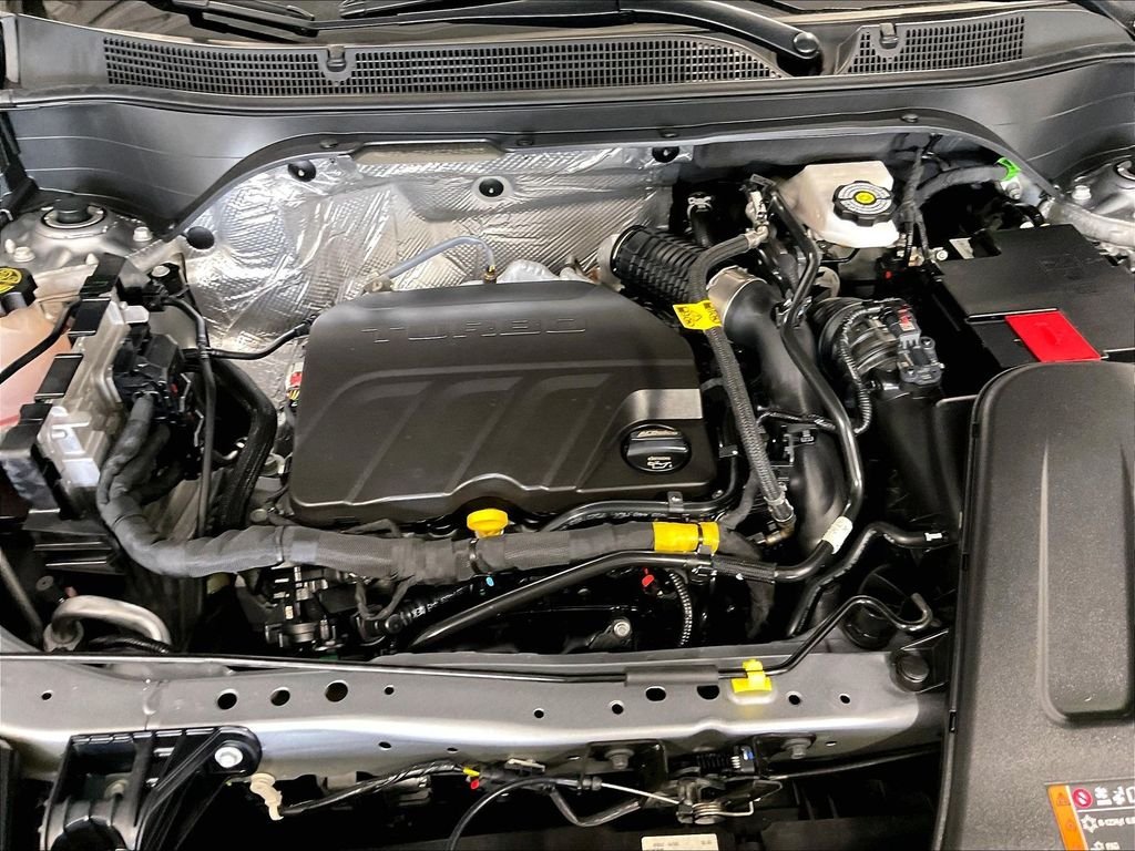 Used 2025 Gray Chevrolet LT image 28