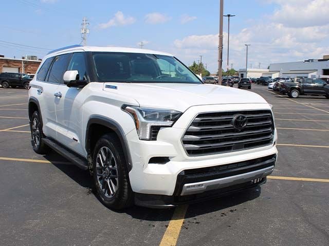 Used 2024 Wind Chill Pearl Toyota Limited image 4