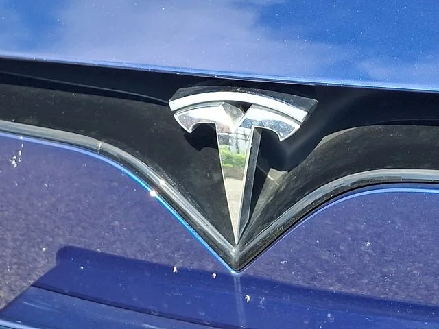 Used 2021 Deep Blue Metallic Tesla Plaid image 30