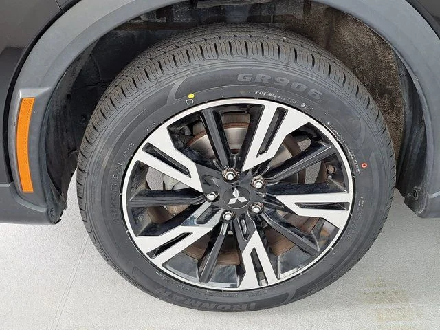 Used 2024 Black Mitsubishi SE image 30