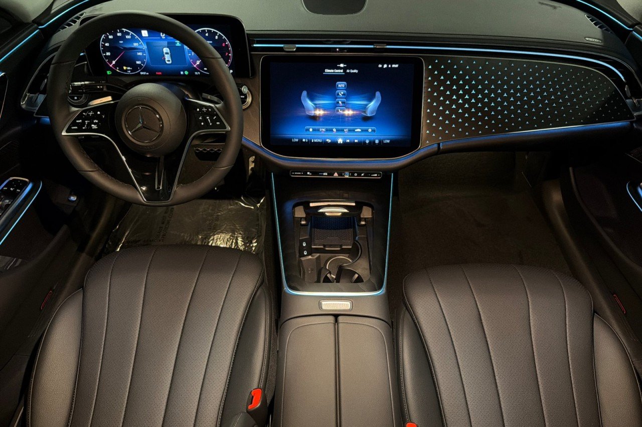 New 2027 Polar White Mercedes-Benz E 450 4MATIC® Sedan image 12