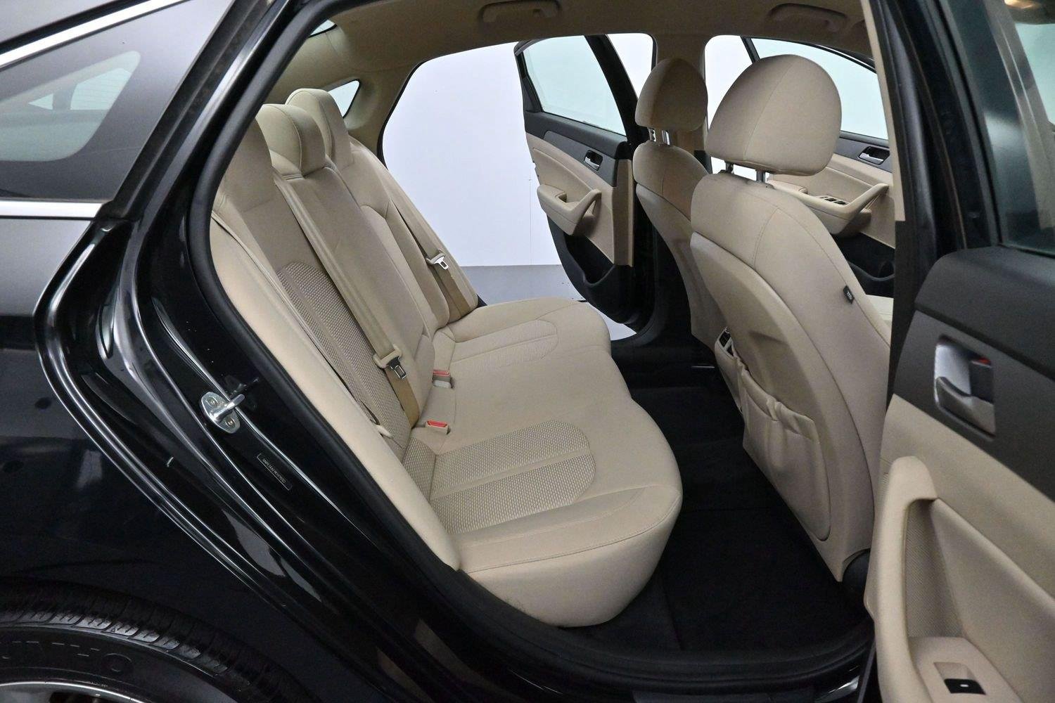 Used 2019 Phantom Black Hyundai SEL image 30