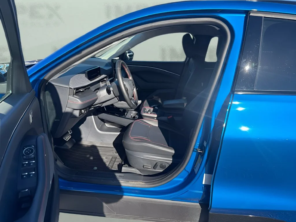 Used 2025 Blue Ford Premium image 9