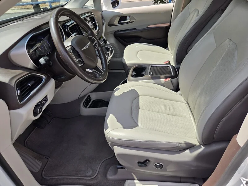 Used 2019 Bright White Clearcoat CHRYSLER TOURING L PLUS image 9
