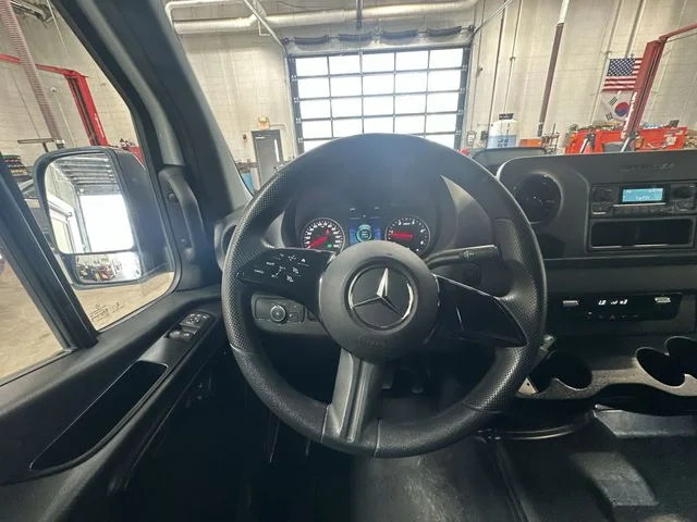Used 2025 White Mercedes-Benz Cargo 170 WB image 12