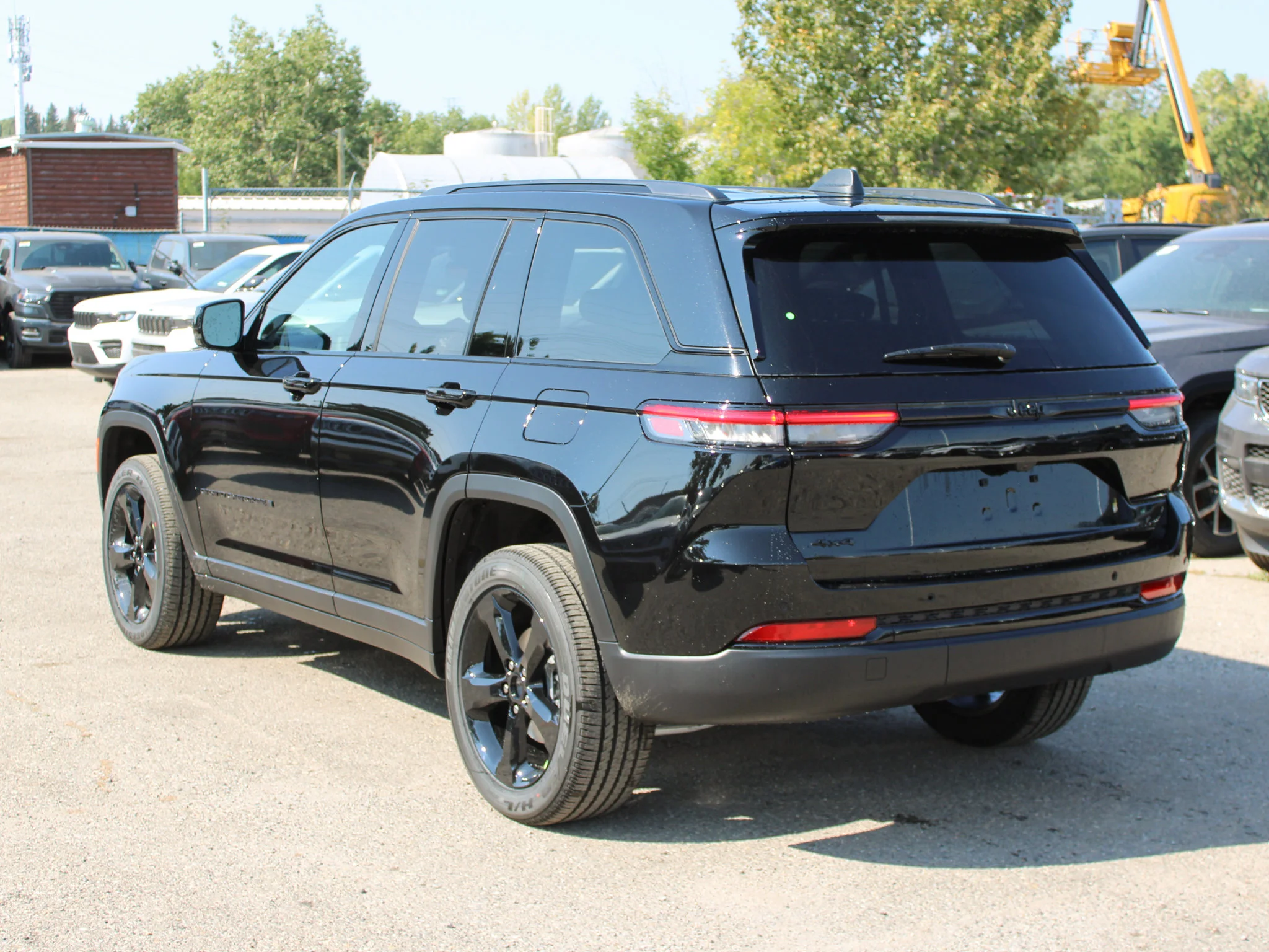 New 2025 Black Jeep Altitude* 4x4, Sunroof, Trailer Tow Pkg, Heated Leather image 3