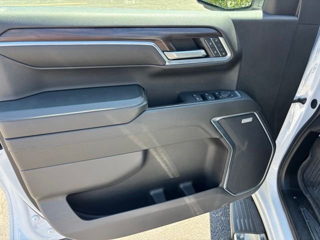 Used 2024 White Frost GMC SLT image 11