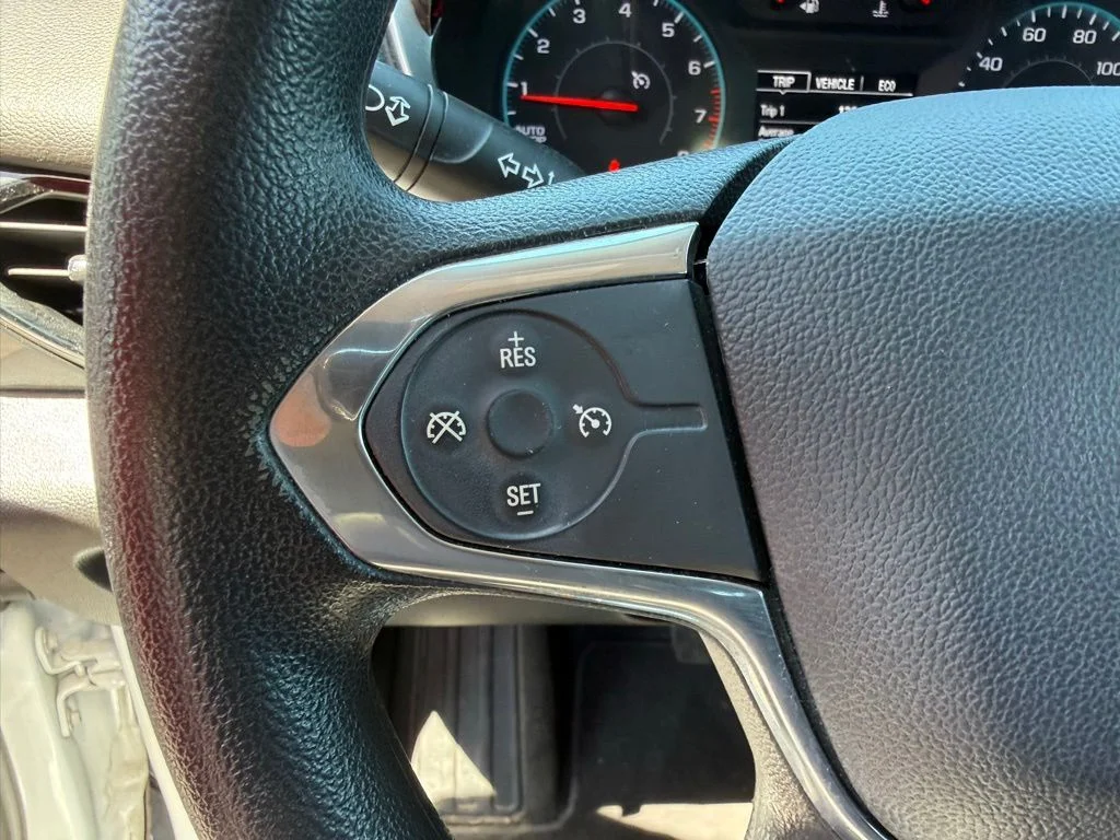 Used 2020 Summit White Chevrolet LS image 11