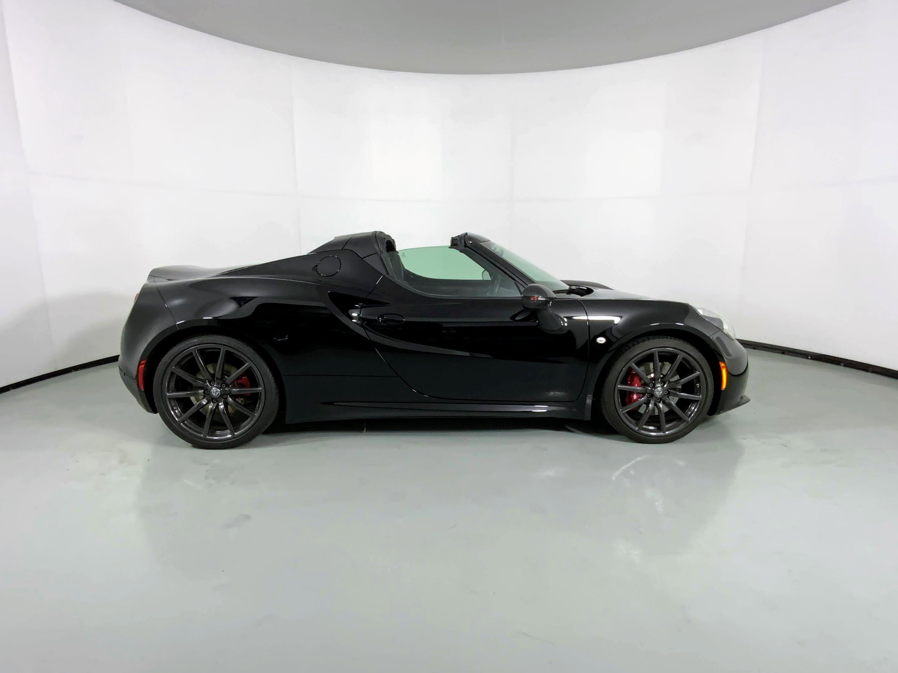 2018 Alfa Romeo 4C SPIDER photo 3