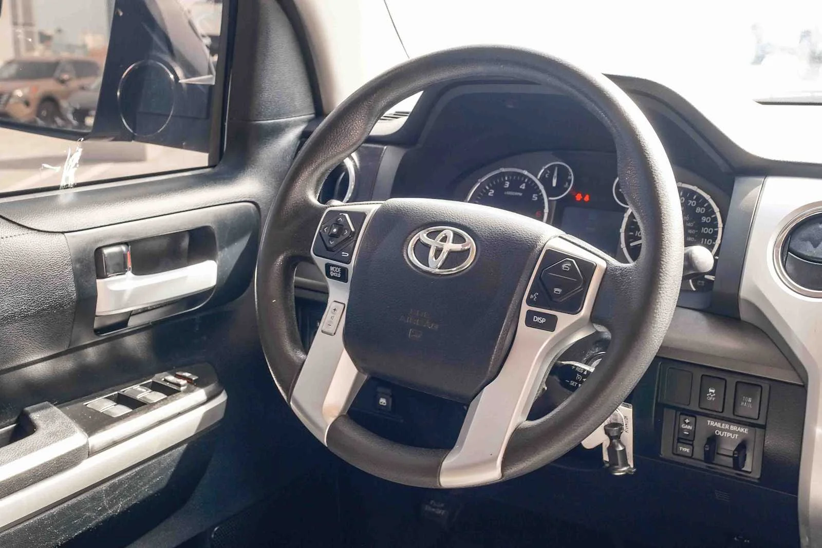 Used 2017 Super White Toyota SR5 image 16
