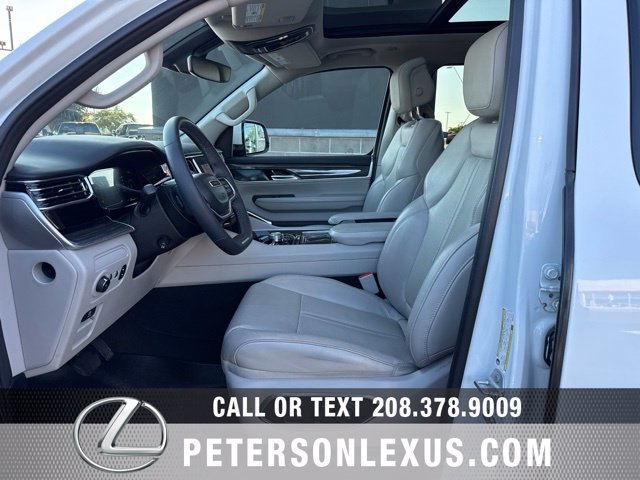 Used 2022 White Jeep Series III image 27