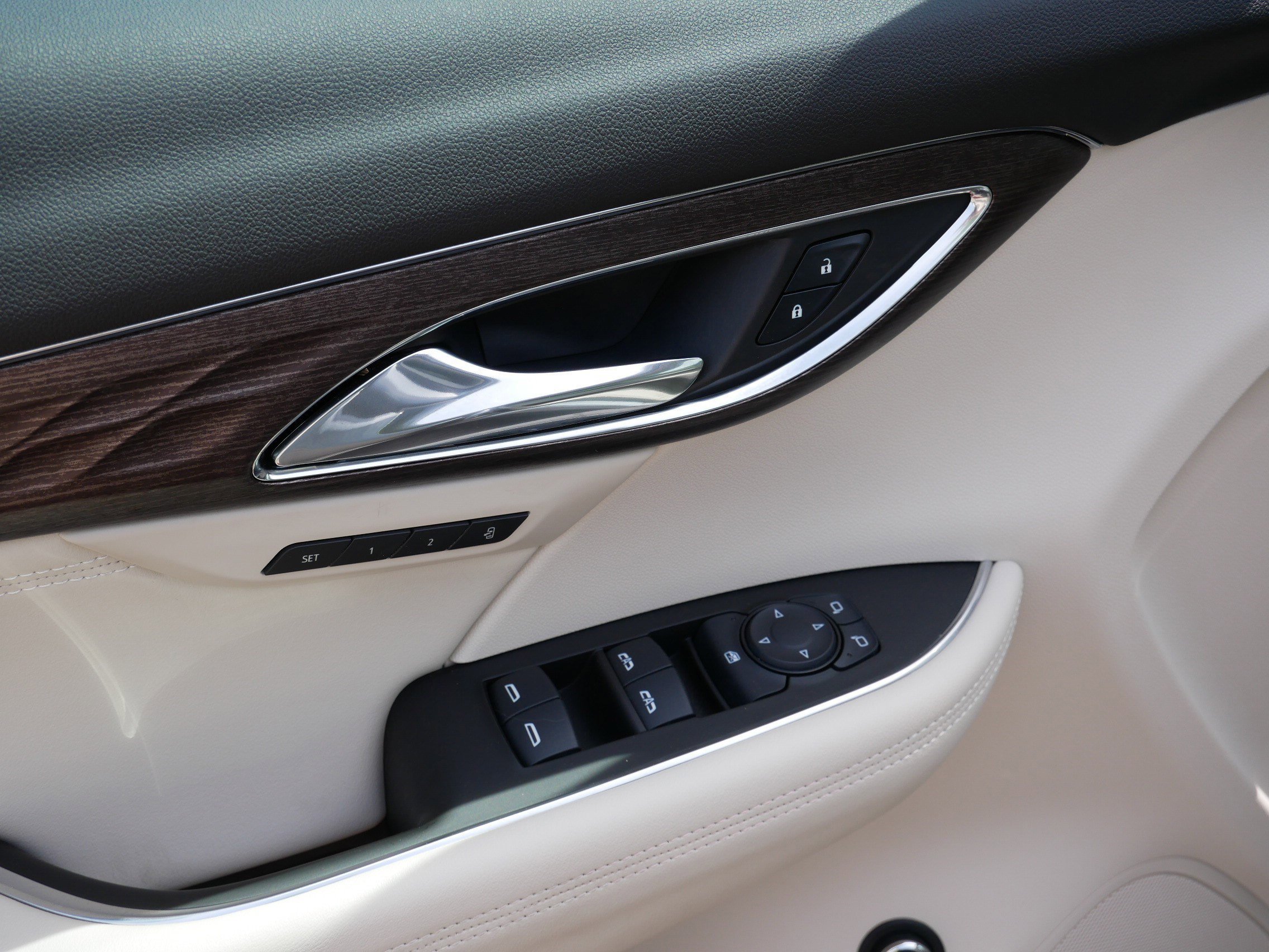Used 2023 Moonstone Gray Metallic Buick Avenir image 19