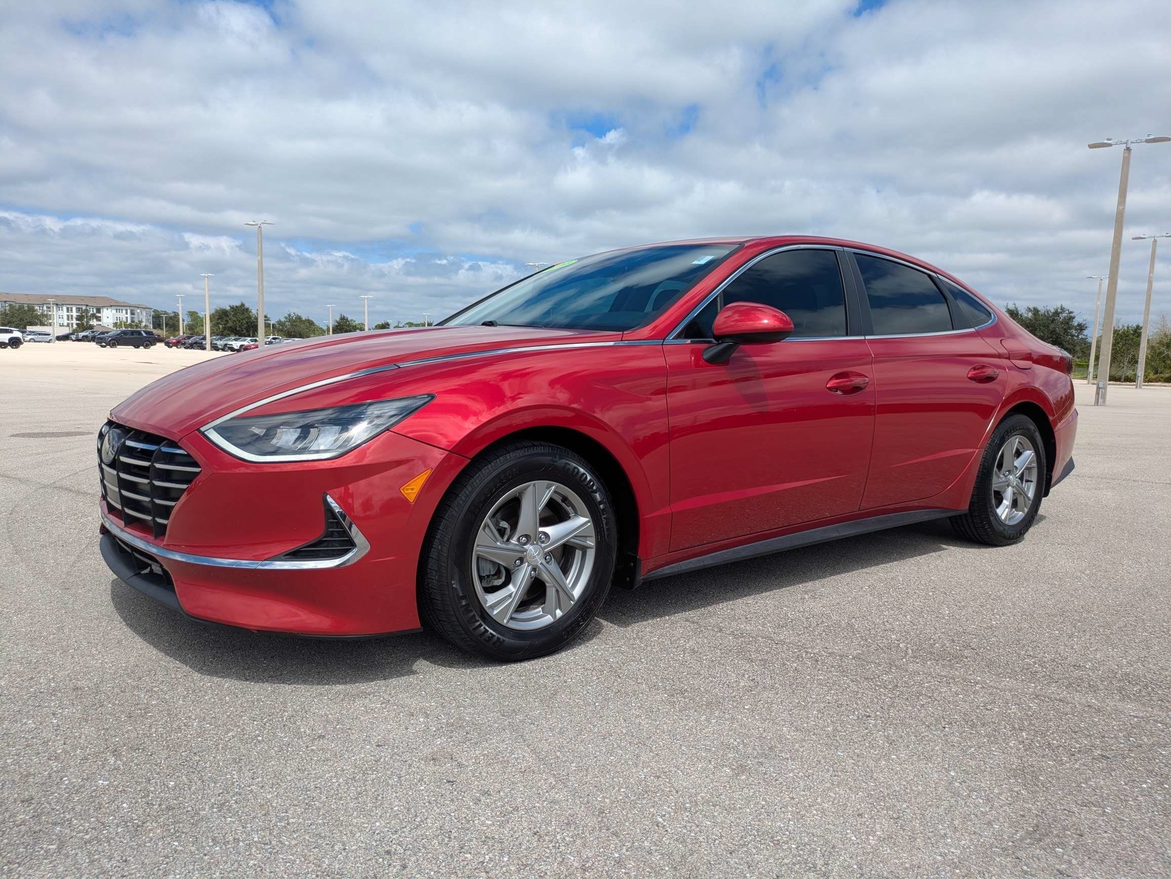 Used 2020 Calypso Red Hyundai SE image 8