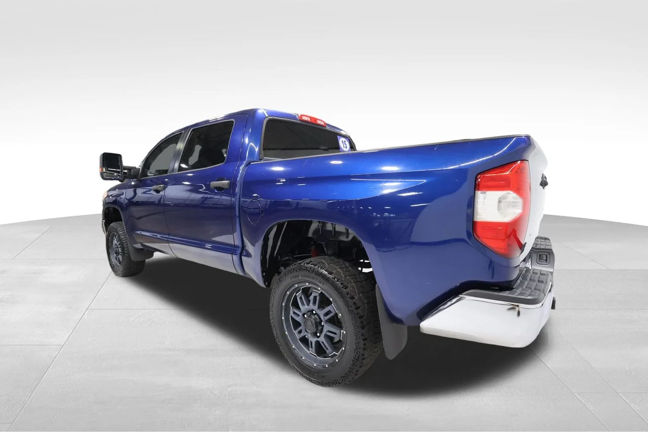 Used 2015 Blue Toyota SR5 image 2