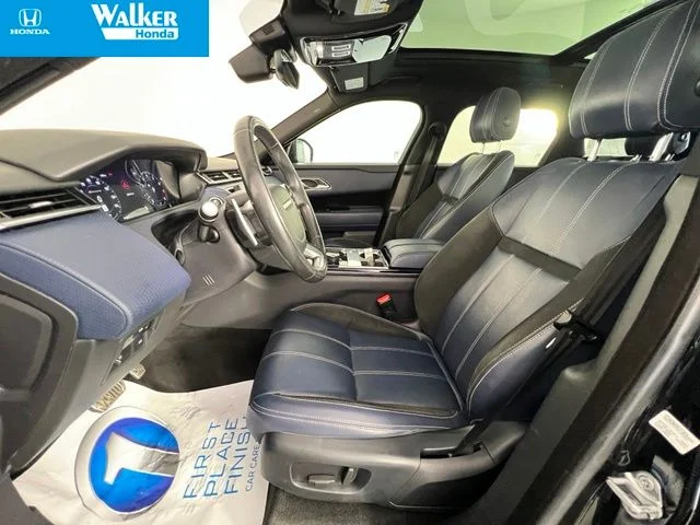 Used 2019 Black Land Rover SE R-Dynamic image 13