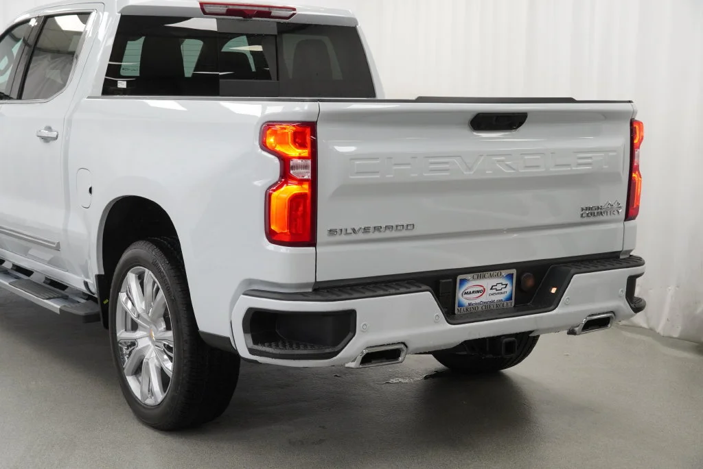 New 2026 Polar White Tricoat Chevrolet High Country image 38