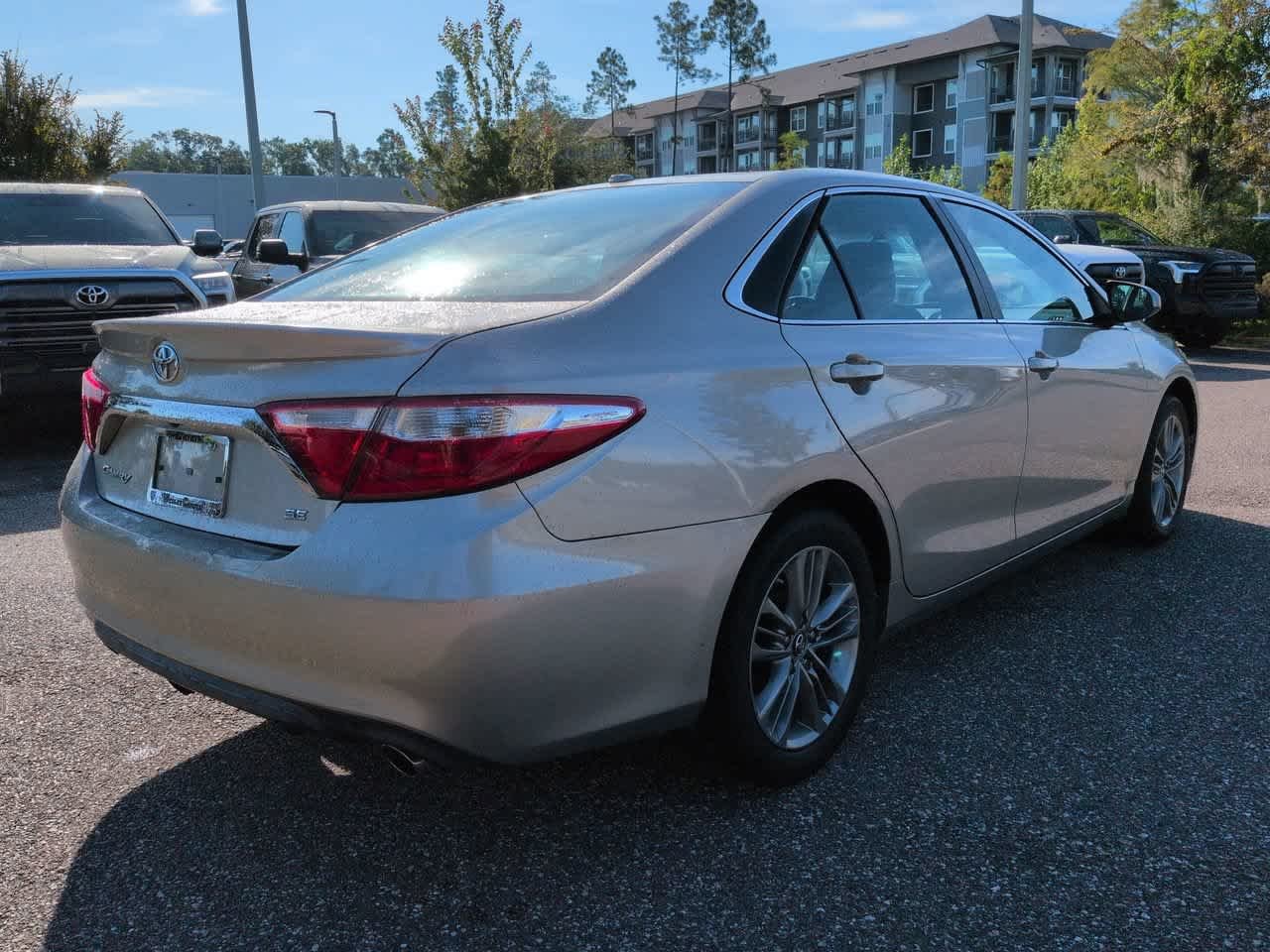 Used 2016 Creme Brulee Mica Toyota SE image 6