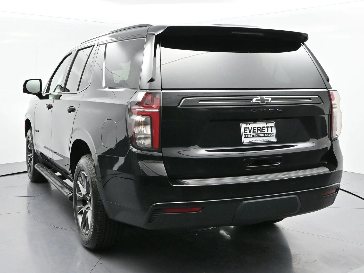 Used 2023 Black Chevrolet Z71 image 6