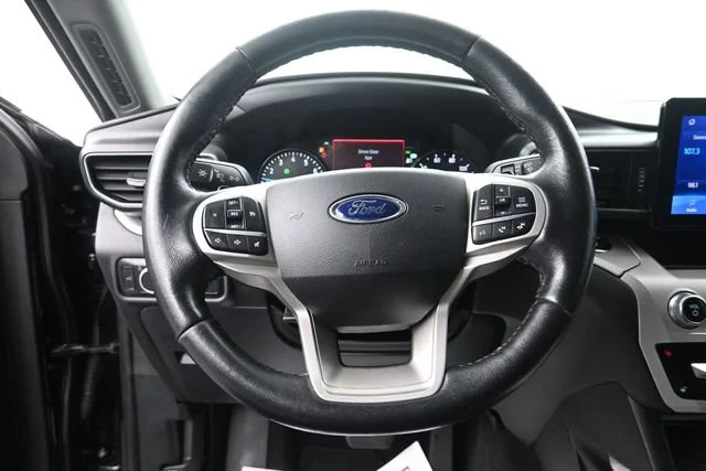 Used 2020 Agate Black Metal Ford XLT image 15