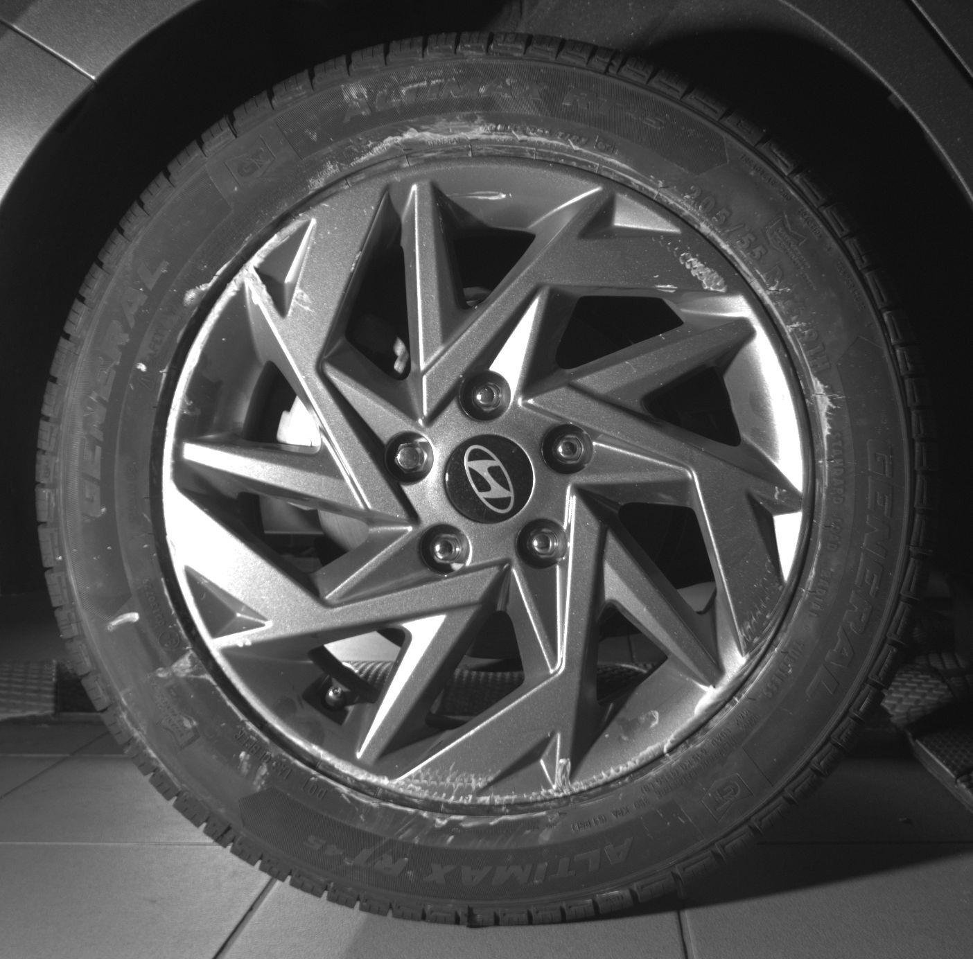 Used 2024 Amazon Gray Hyundai SEL image 15