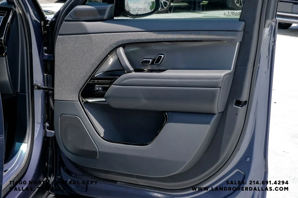 New 2026 Varesine Blue Metallic Land Rover Dynamic SE image 47