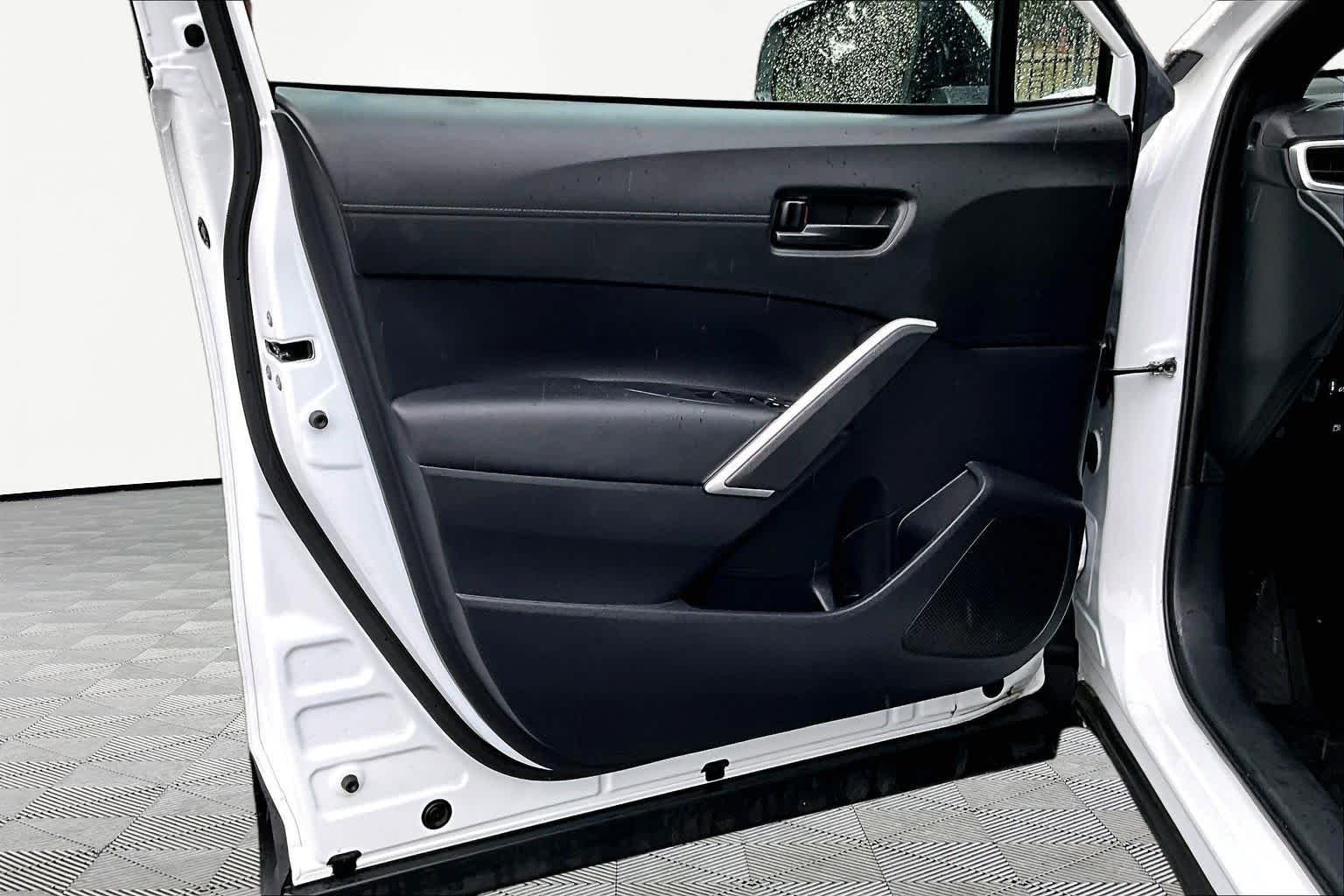 Used 2024 Wind Chill Pearl Toyota Hybrid SE image 22