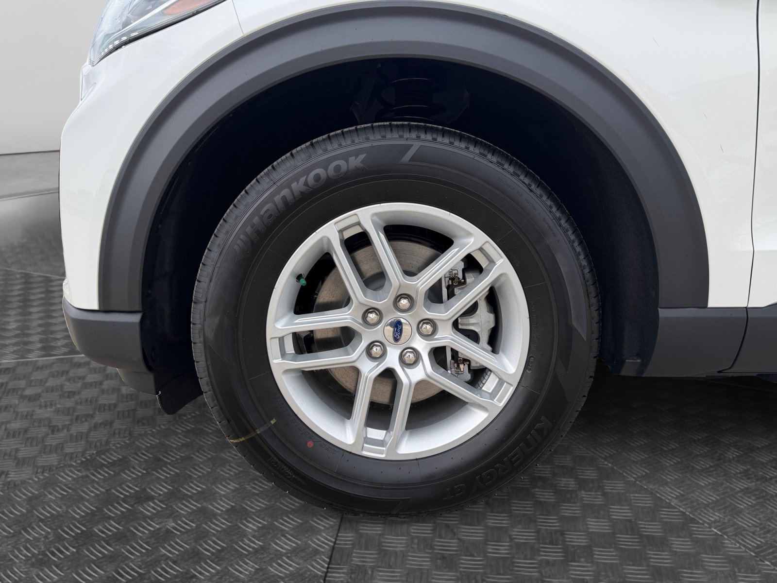 New 2026 Star White Metallic Tri-Coat Ford Active with 200A Pkg image 9