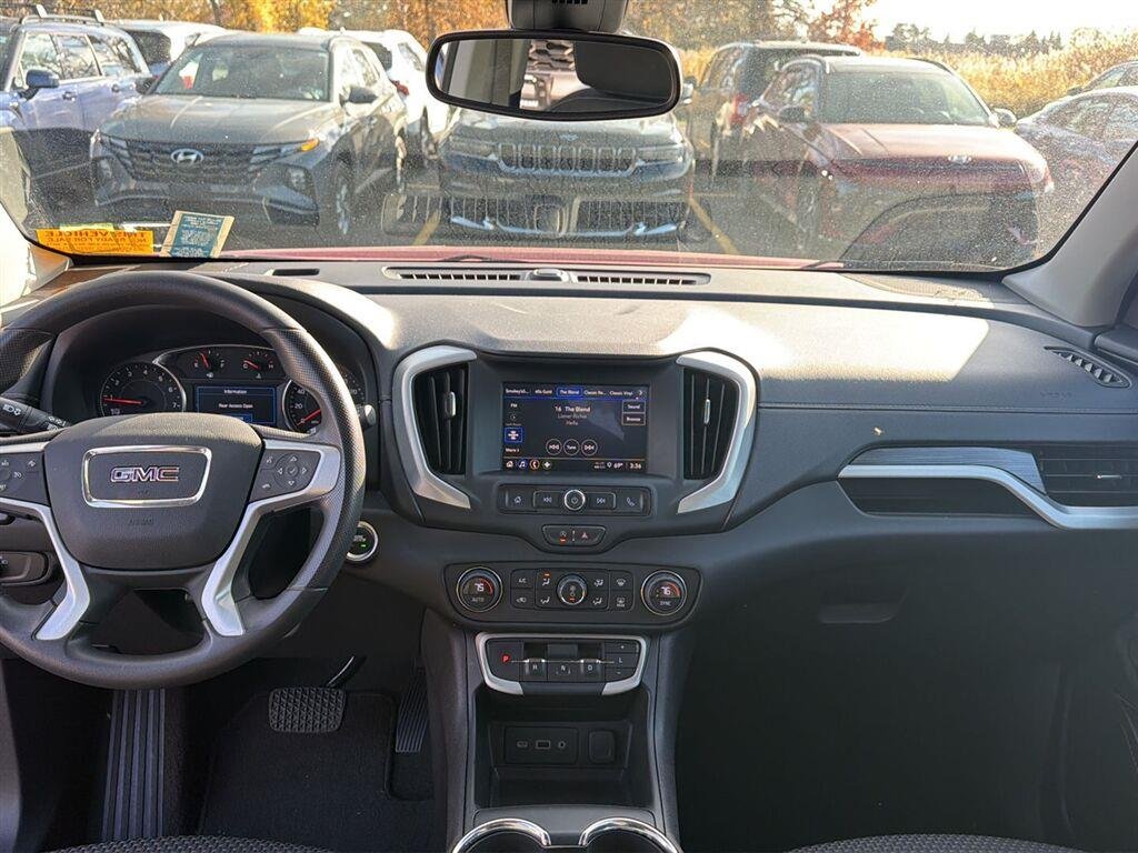 Used 2023 Volcanic Red Tintcoat GMC SLE image 11