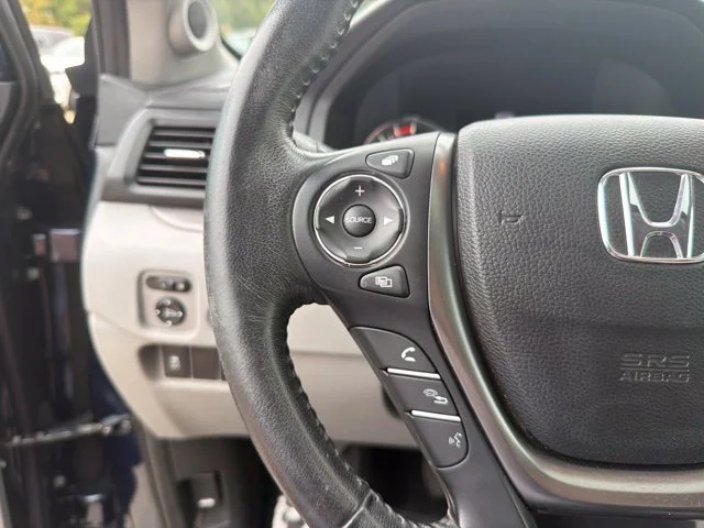 Used 2016  Honda EX-L image 32