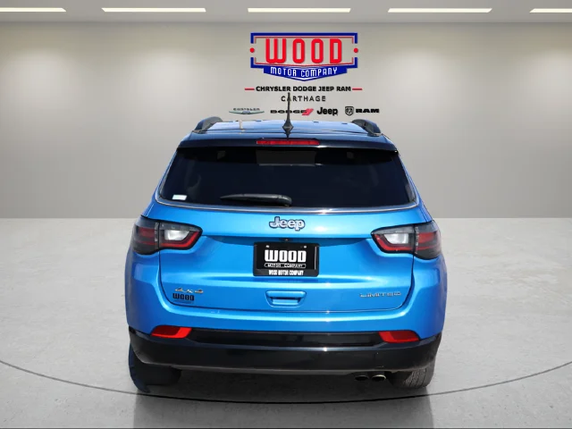 Used 2022 Laser Blue Pearlcoat Jeep Limited image 7