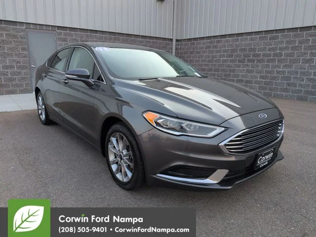 Used 2018 Magnetic Metallic Ford  image 1