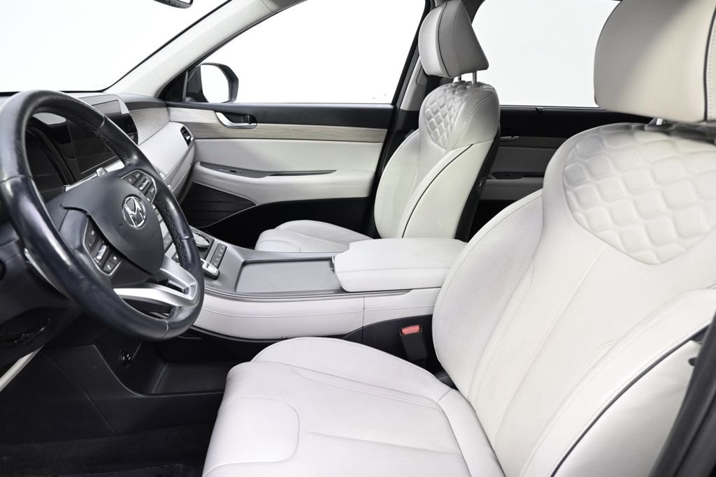 Used 2021 Black Hyundai Limited image 13